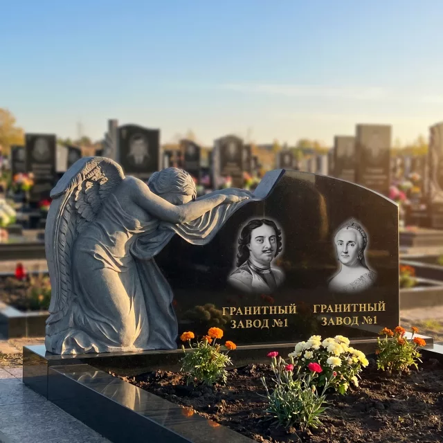 3208 Памятник резной с ангелом