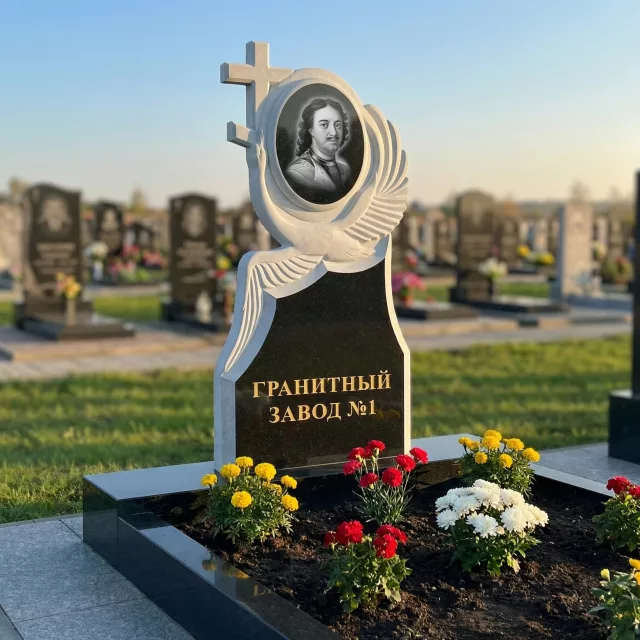 3040 Мемориальный памятник лебедь с крестом