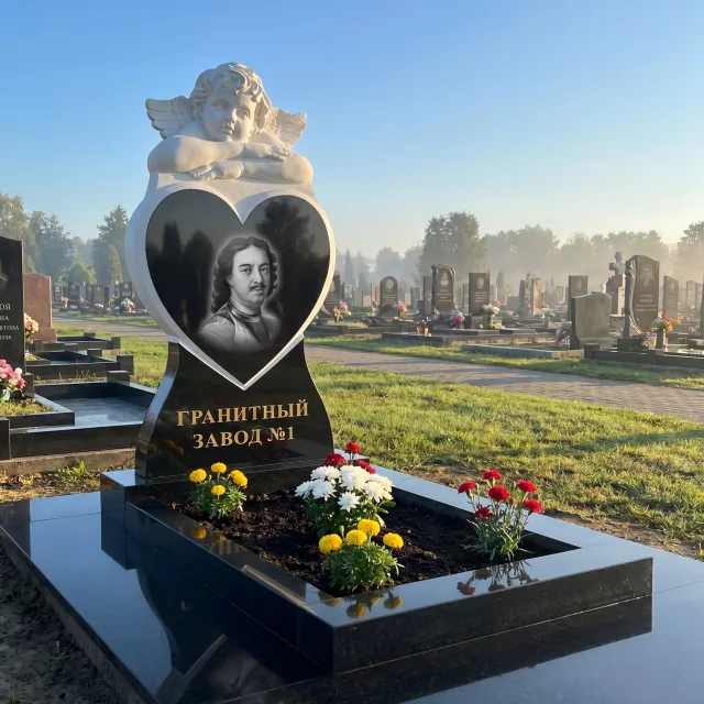3091 Мемориальное надгробие ангелок с сердцем